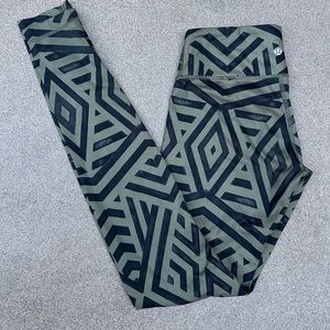 Lululemon Wunder Under Leggings Women 4 Green Tribal Aztec Mid Rise